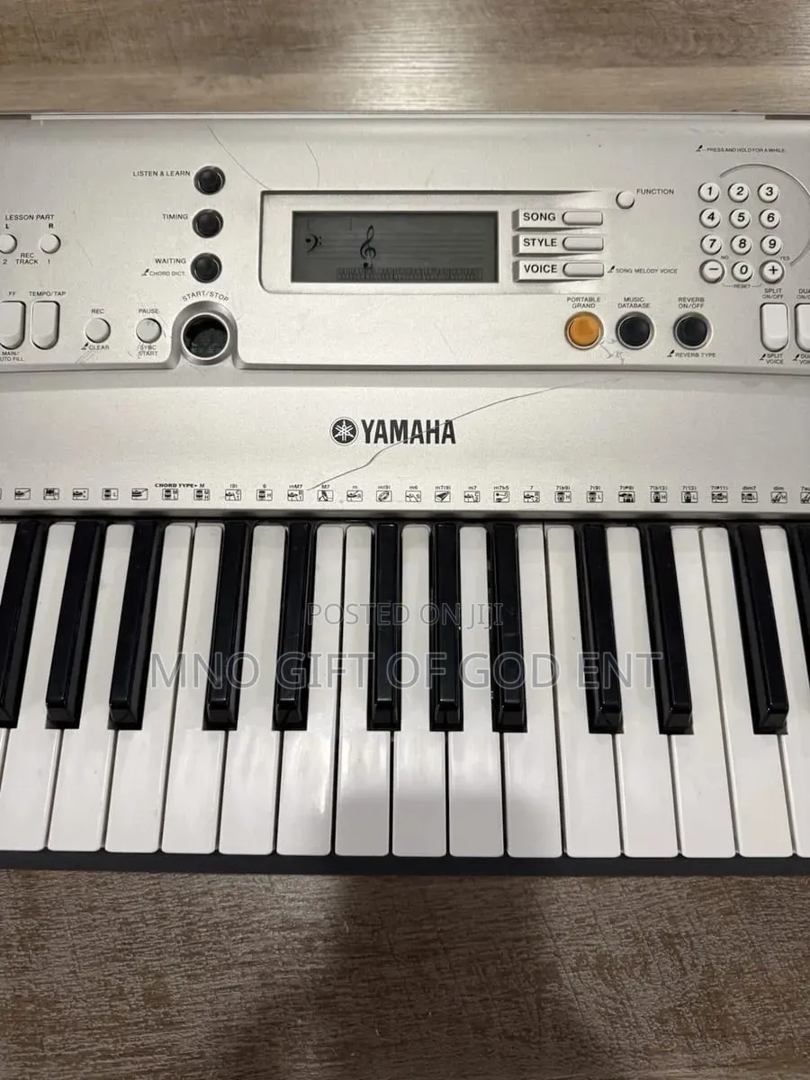 Yamaha PSR-E313 Keyboard