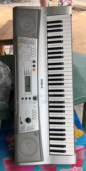 Yamaha PSR-E313 Keyboard