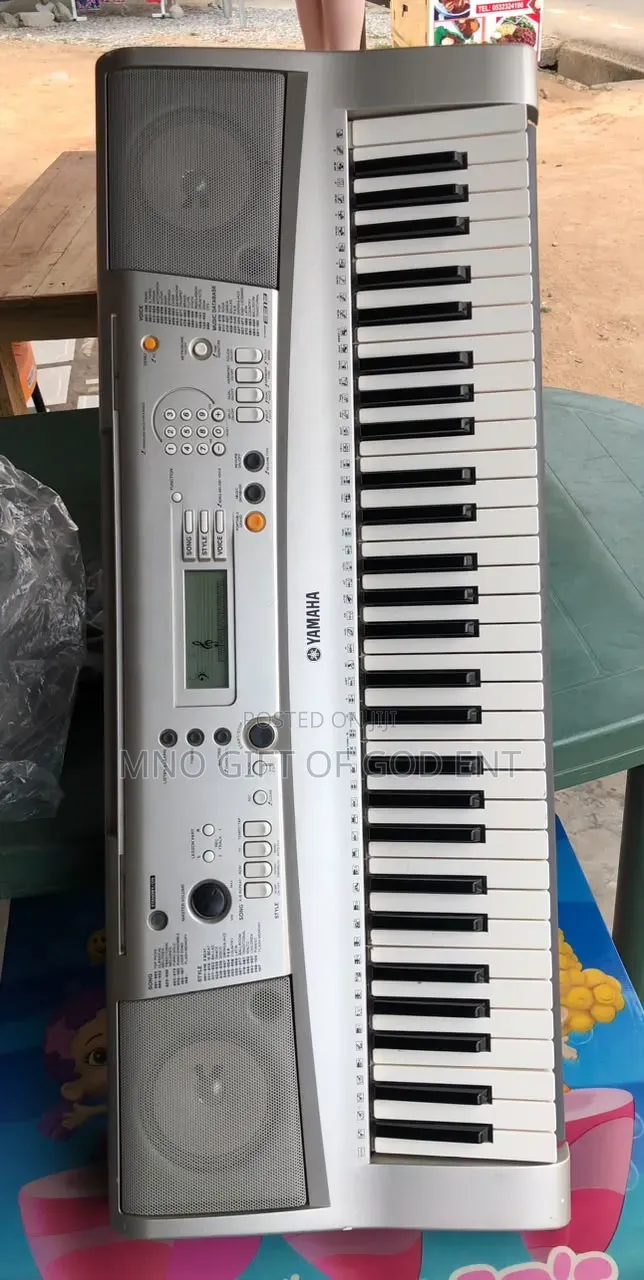 Yamaha PSR-E313 Keyboard