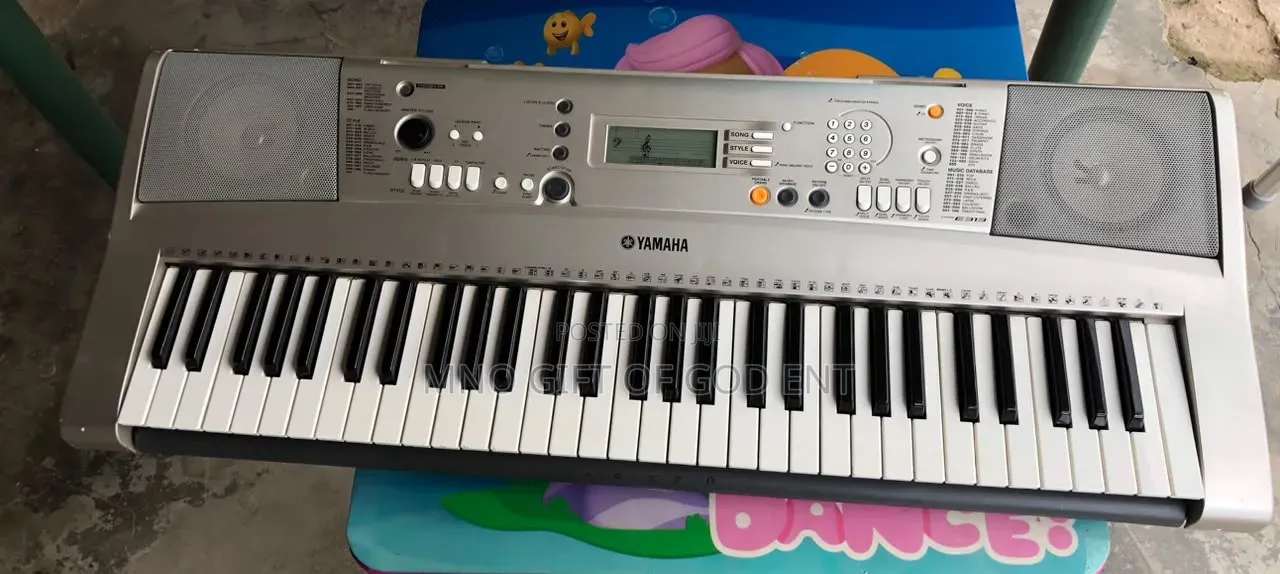 Yamaha PSR-E313 Keyboard