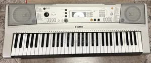 Yamaha Portatone PSR-E313 Portable 61-Key MIDI Electronic & Power Cord