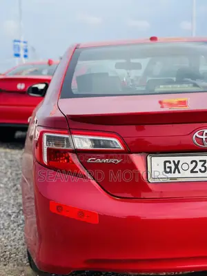 Toyota Camry SE 4dr Sedan (2.5L 4cyl 6A) 2014 Red