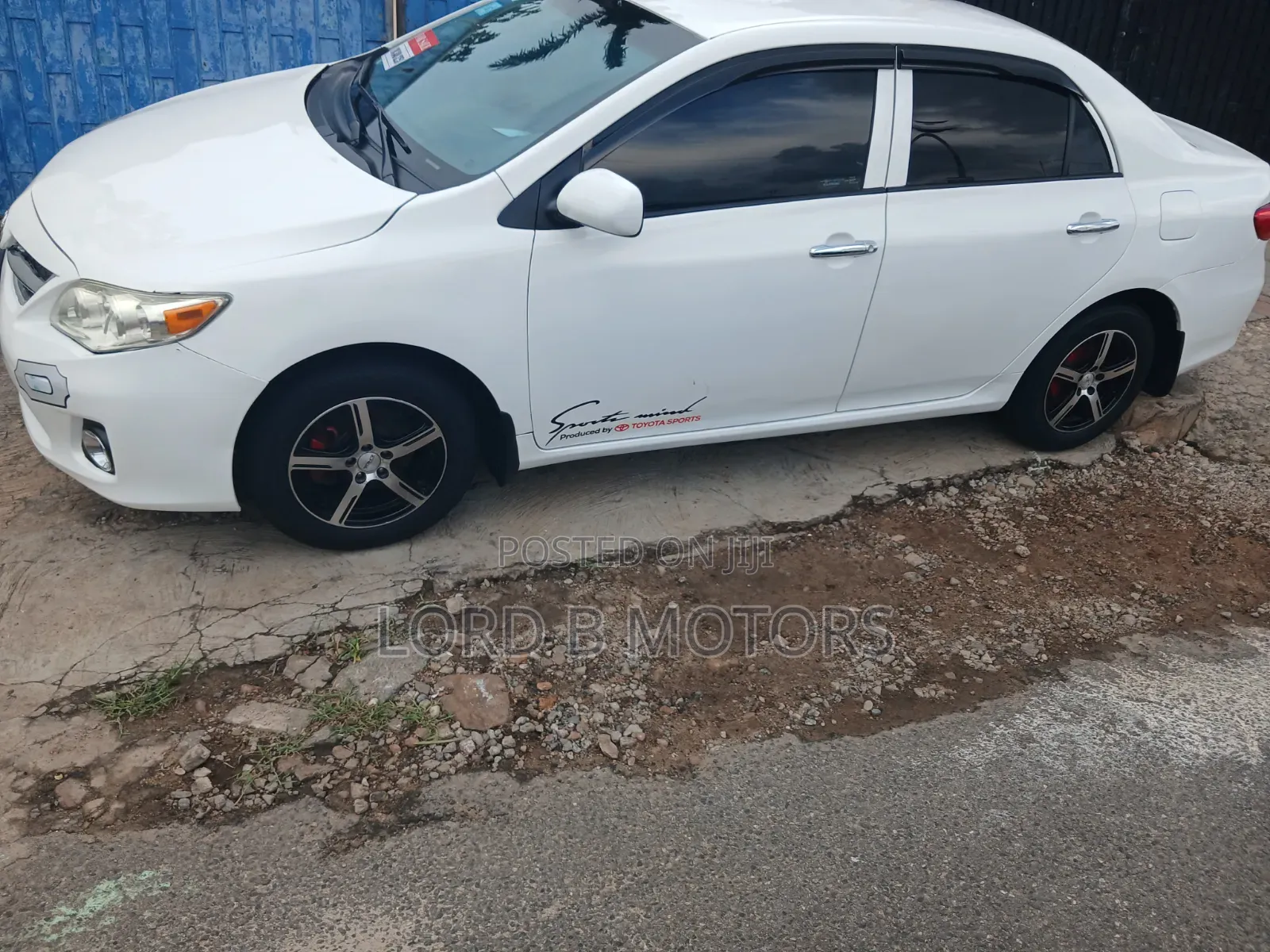 Toyota Corolla L 4dr Sedan (1.8L 4cyl 5M) 2013 White