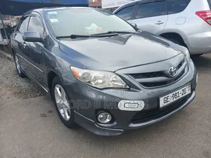 Toyota Corolla S 4dr Sedan (1.8L 4cyl 4A) 2013 Gray