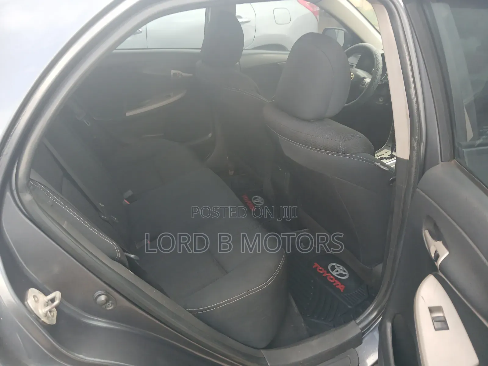 Toyota Corolla S 4dr Sedan (1.8L 4cyl 4A) 2013 Gray