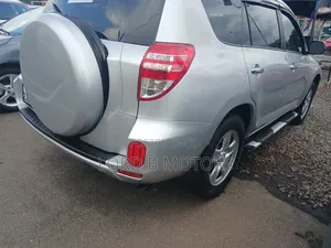 Toyota RAV4 2.5 2011 Silver