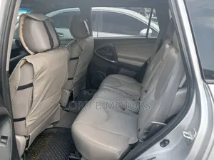 Toyota RAV4 2.5 2011 Silver