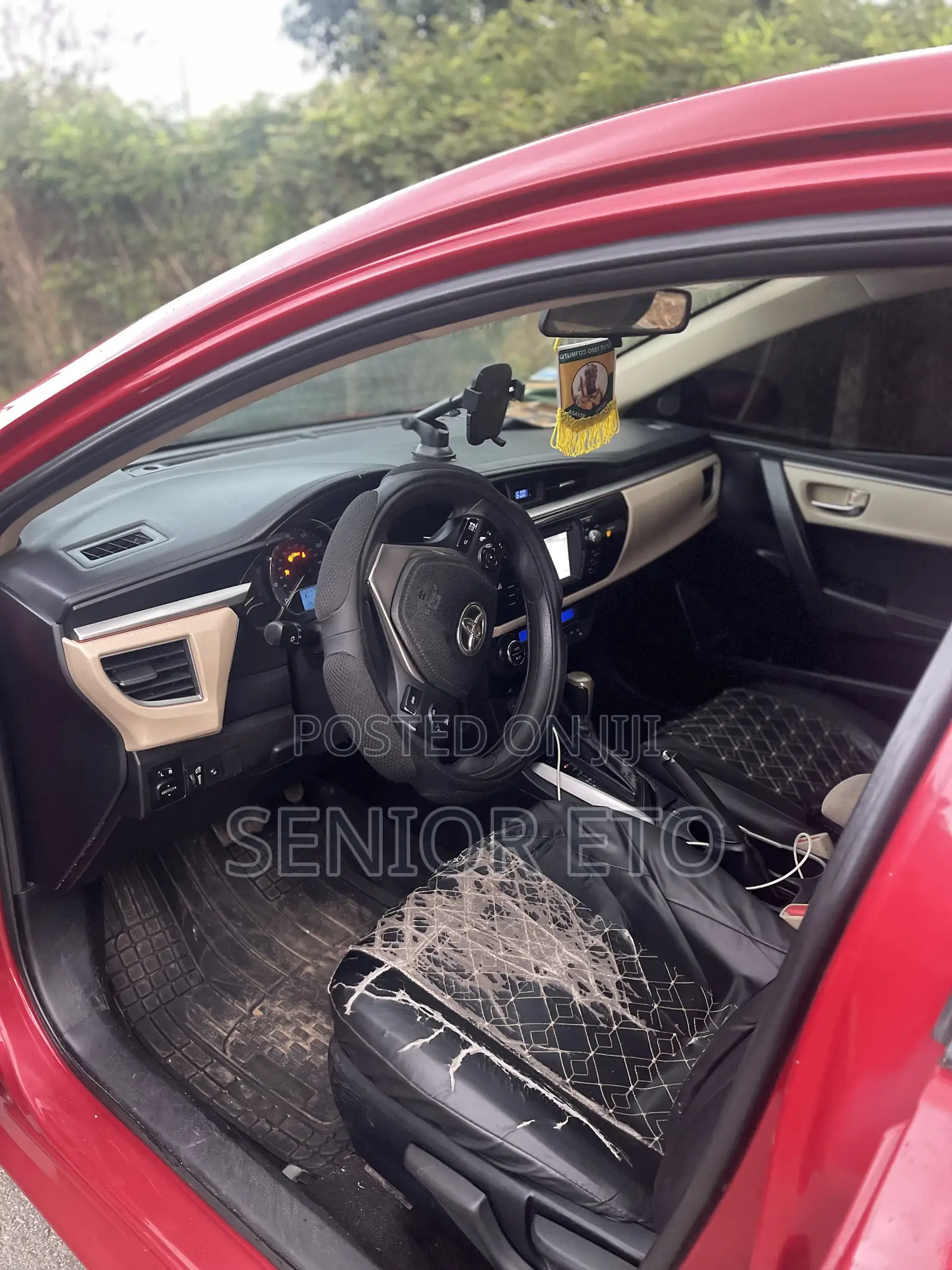 Toyota Corolla LE 4dr Sedan (1.8L 4cyl CVT) 2014 Red