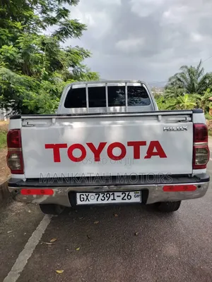 Toyota Hilux 2014 White