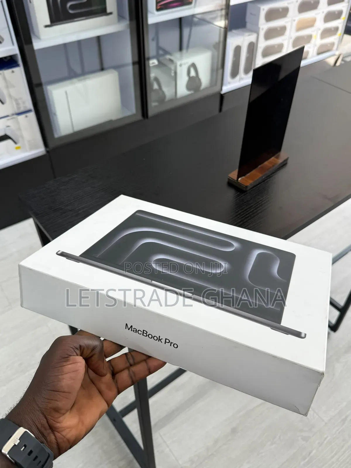 New Laptop Apple MacBook Pro 2026 M5 Pro 24GB Apple M5 Pro SSD 2T