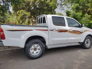 Toyota Hilux 2014 White