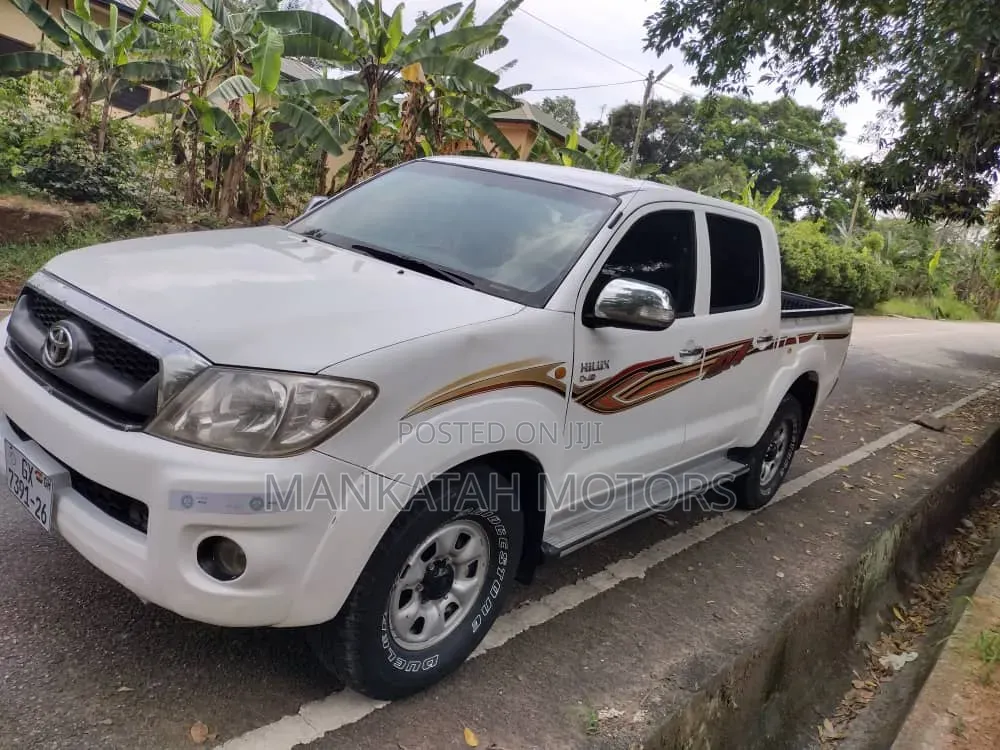 Toyota Hilux 2014 White