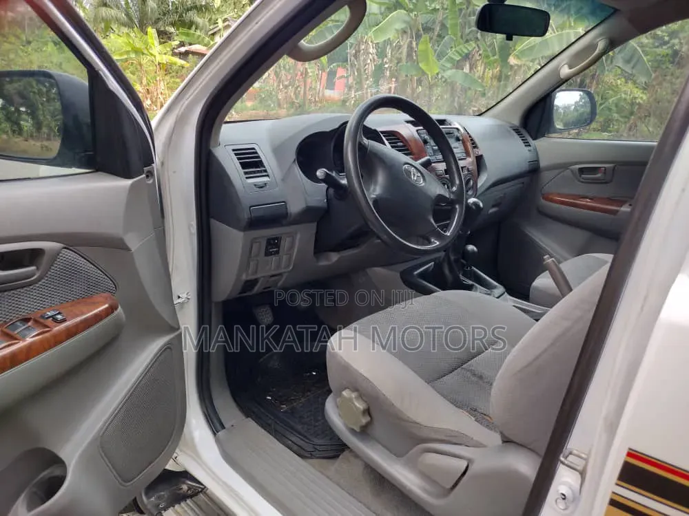 Toyota Hilux 2014 White