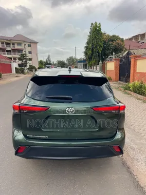 Toyota Highlander LE AWD 2023 Green