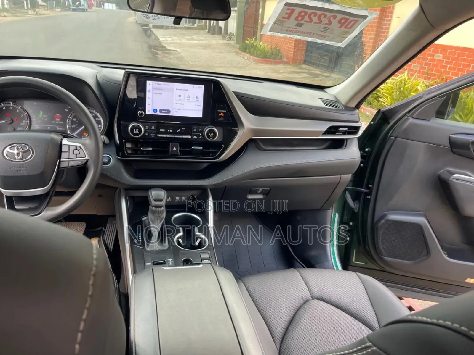 Toyota Highlander LE AWD 2023 Green