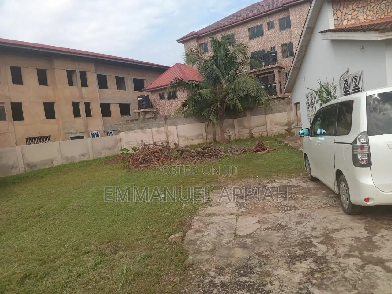 5bdrm House in Chattan Lapaz, Accra Metropolitan for sale