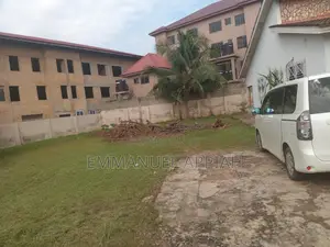 5bdrm House in Chattan Lapaz, Accra Metropolitan for sale