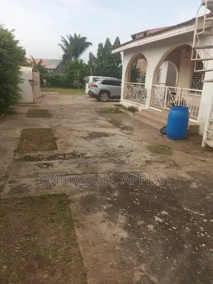 5bdrm House in Chattan Lapaz, Accra Metropolitan for sale