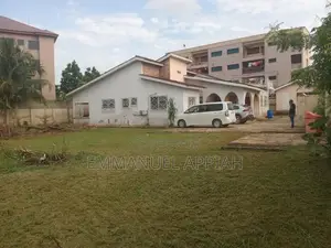 5bdrm House in Chattan Lapaz, Accra Metropolitan for sale