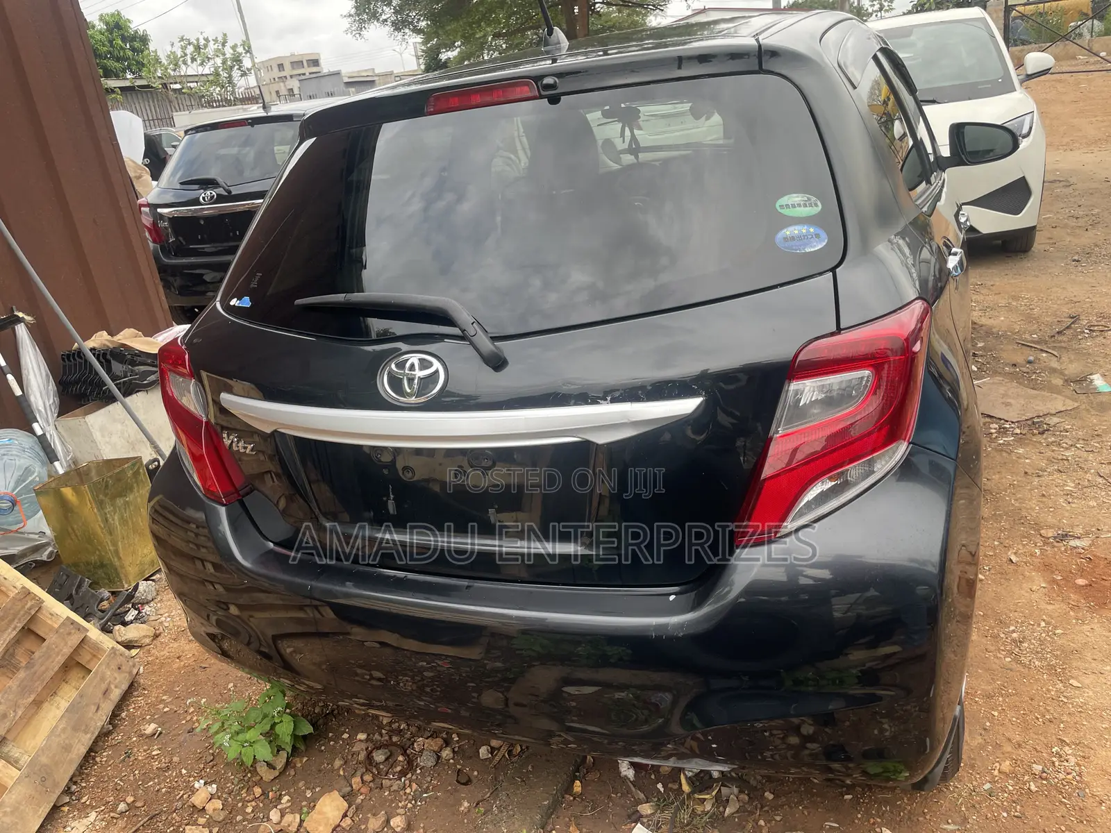 Toyota Vitz 1.3 AWD 5dr 2015 Black