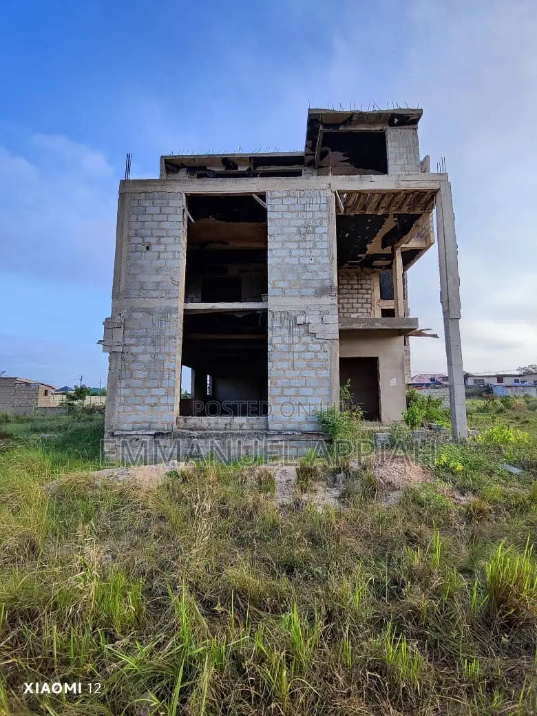 4bdrm House in Oyarifa Ghana Flag for sale