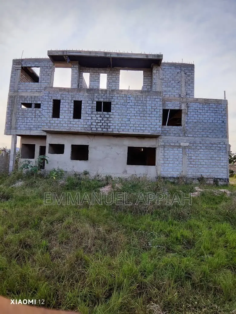 4bdrm House in Oyarifa Ghana Flag for sale
