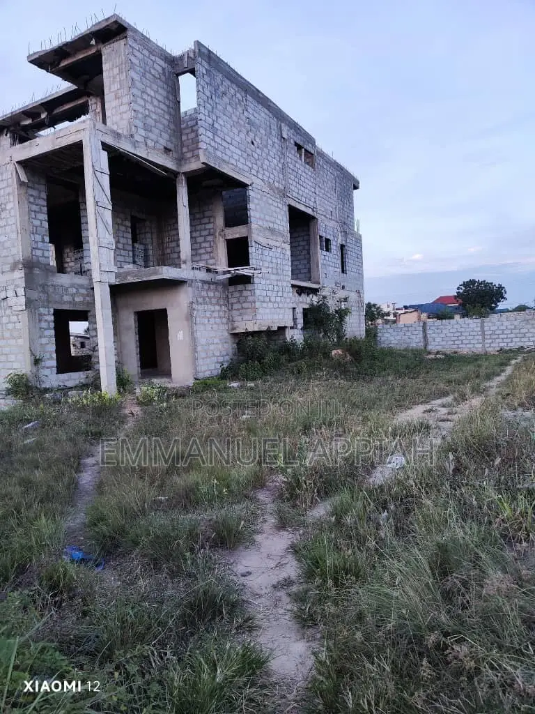4bdrm House in Oyarifa Ghana Flag for sale