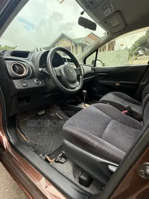 Toyota Vitz 1.5 FWD 5dr 2013 Brown
