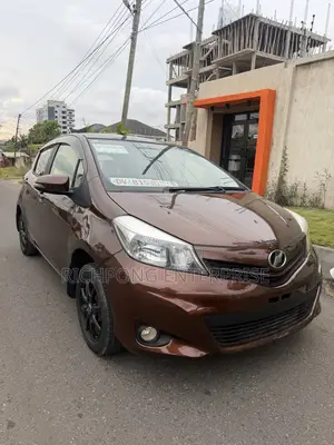 Toyota Vitz 1.5 FWD 5dr 2013 Brown