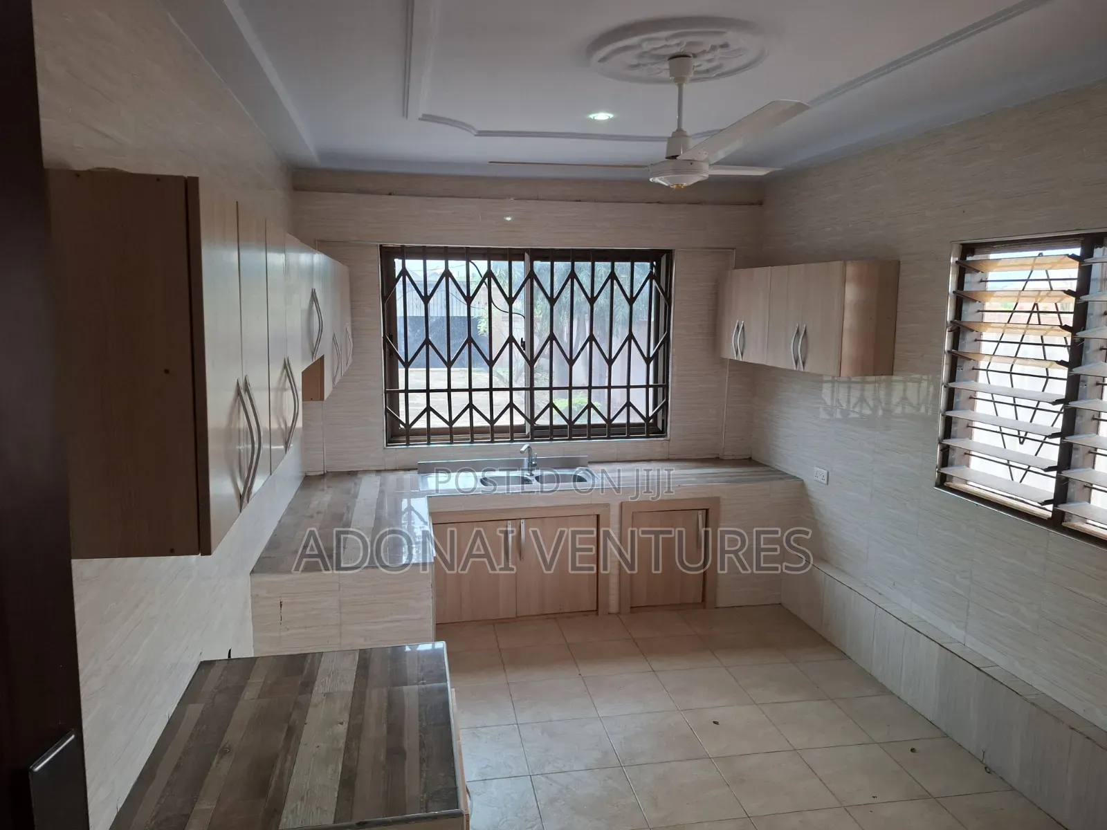 3bdrm Apartment in Sokoban Ampayoo, Kumasi Metropolitan for rent
