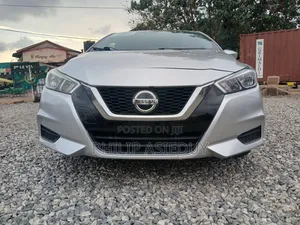Nissan Versa SV 2022 Silver