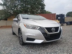 Nissan Versa SV 2022 Silver