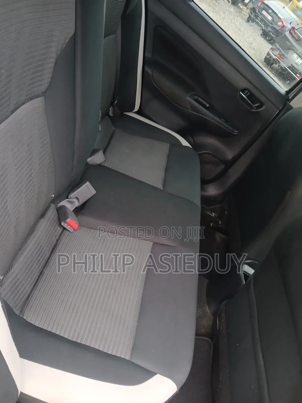 Nissan Versa SV 2022 Silver