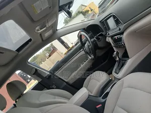 Hyundai Elantra SE 2018 Blue