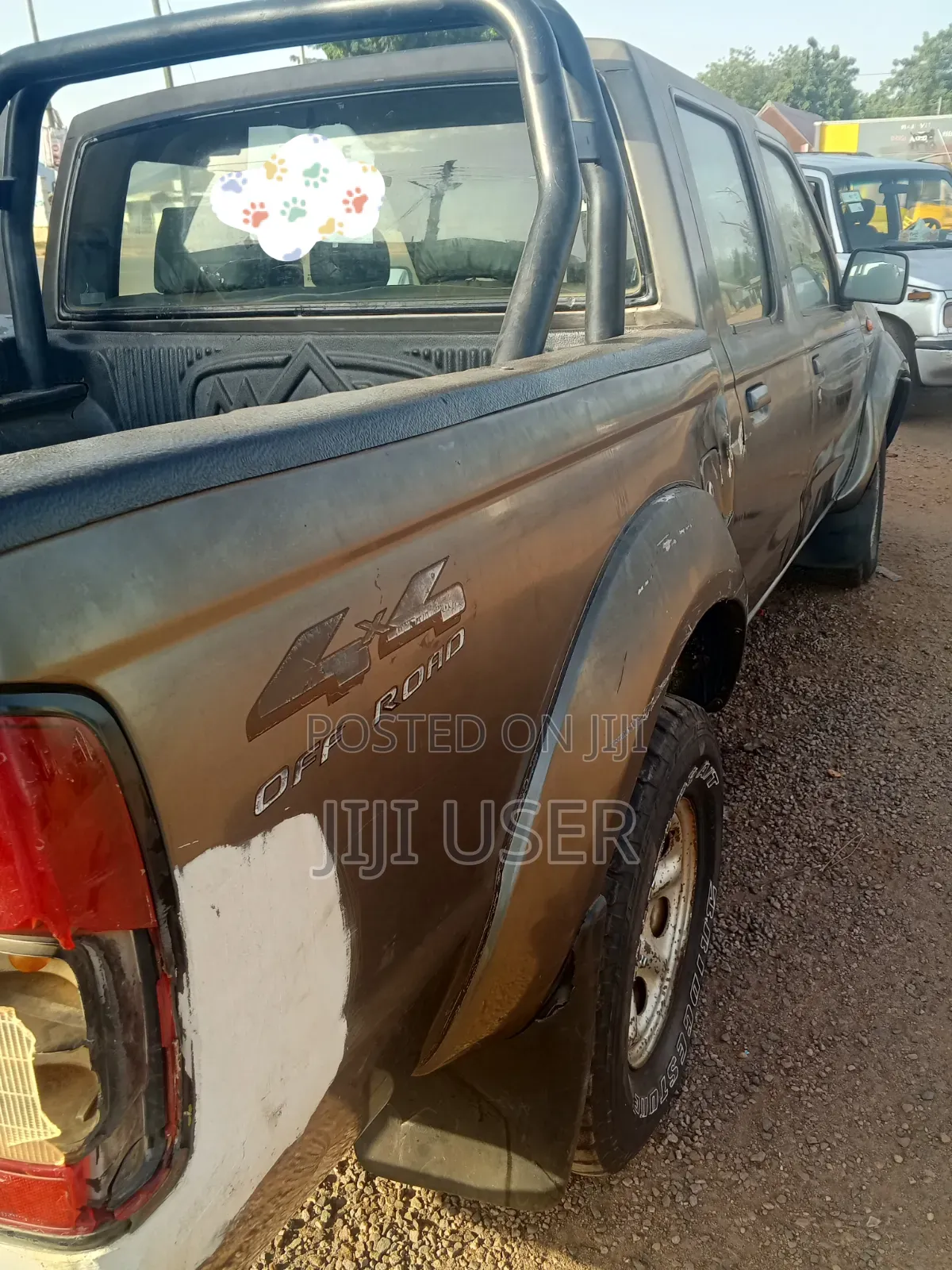 Nissan Hardbody 2011 Silver