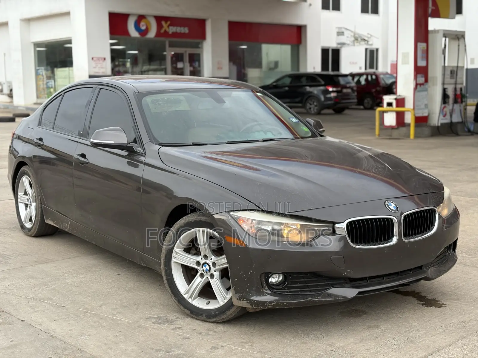BMW 320i Sedan RWD 2015 Brown