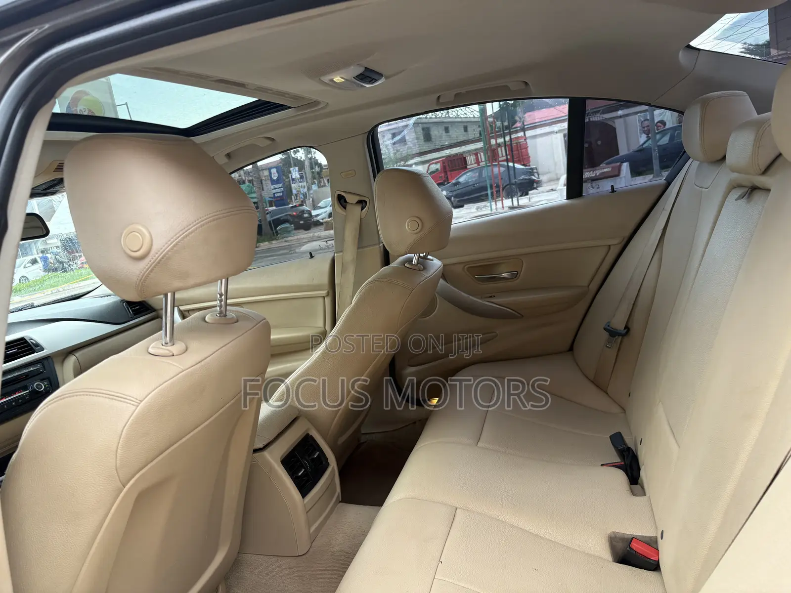BMW 320i Sedan RWD 2015 Brown