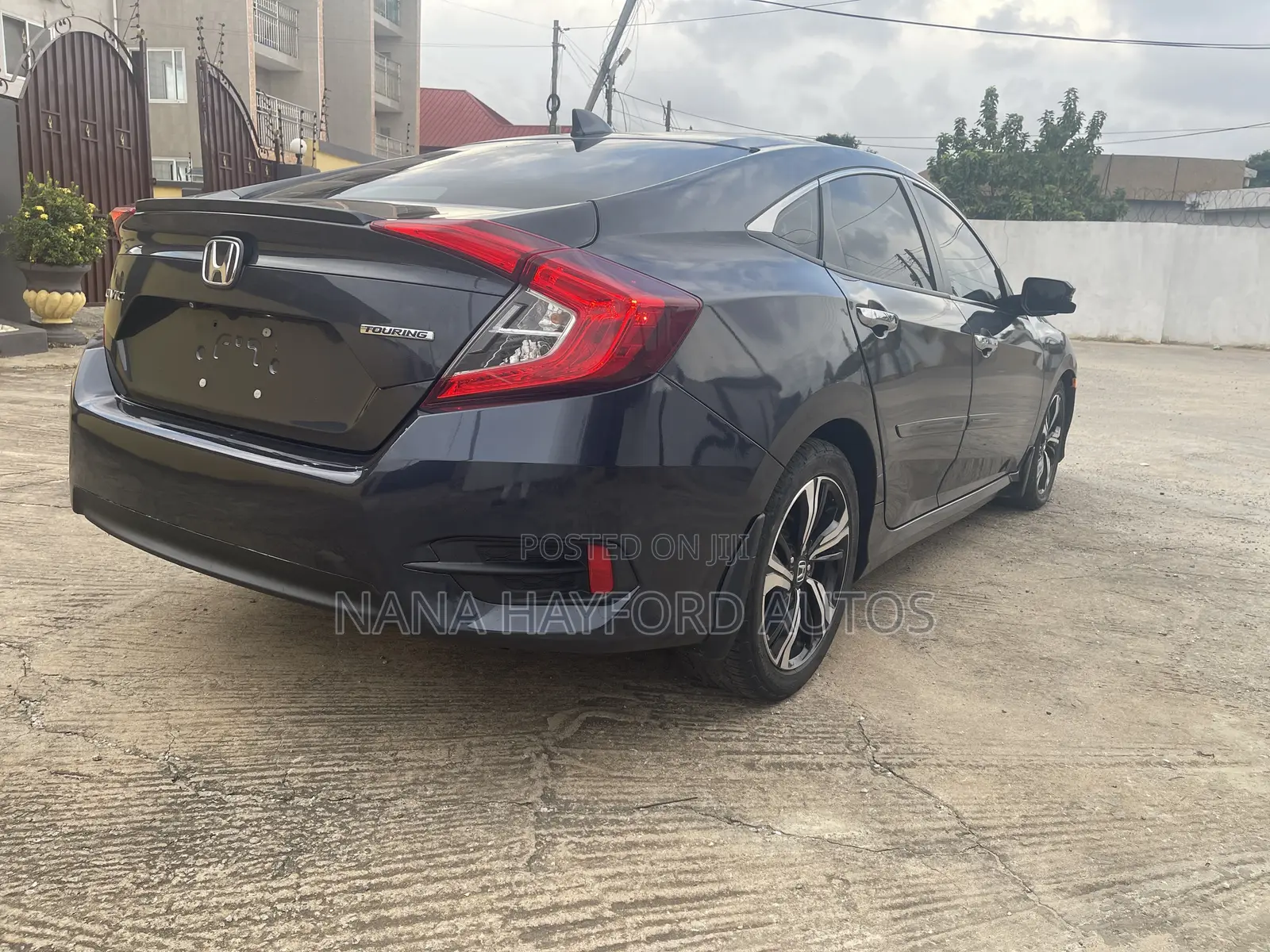 Honda Civic Touring 2dr Coupe (1.5L 4cyl) 2017 Gray