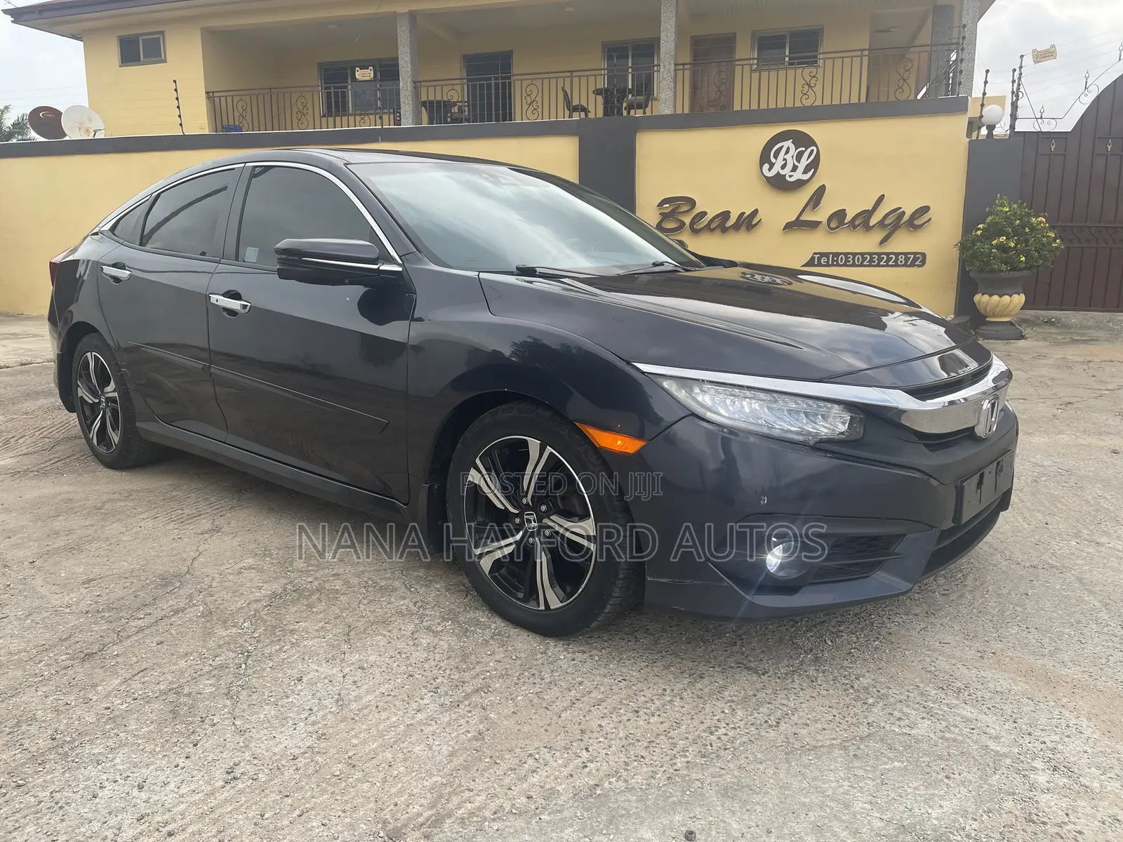 Honda Civic Touring 2dr Coupe (1.5L 4cyl) 2017 Gray