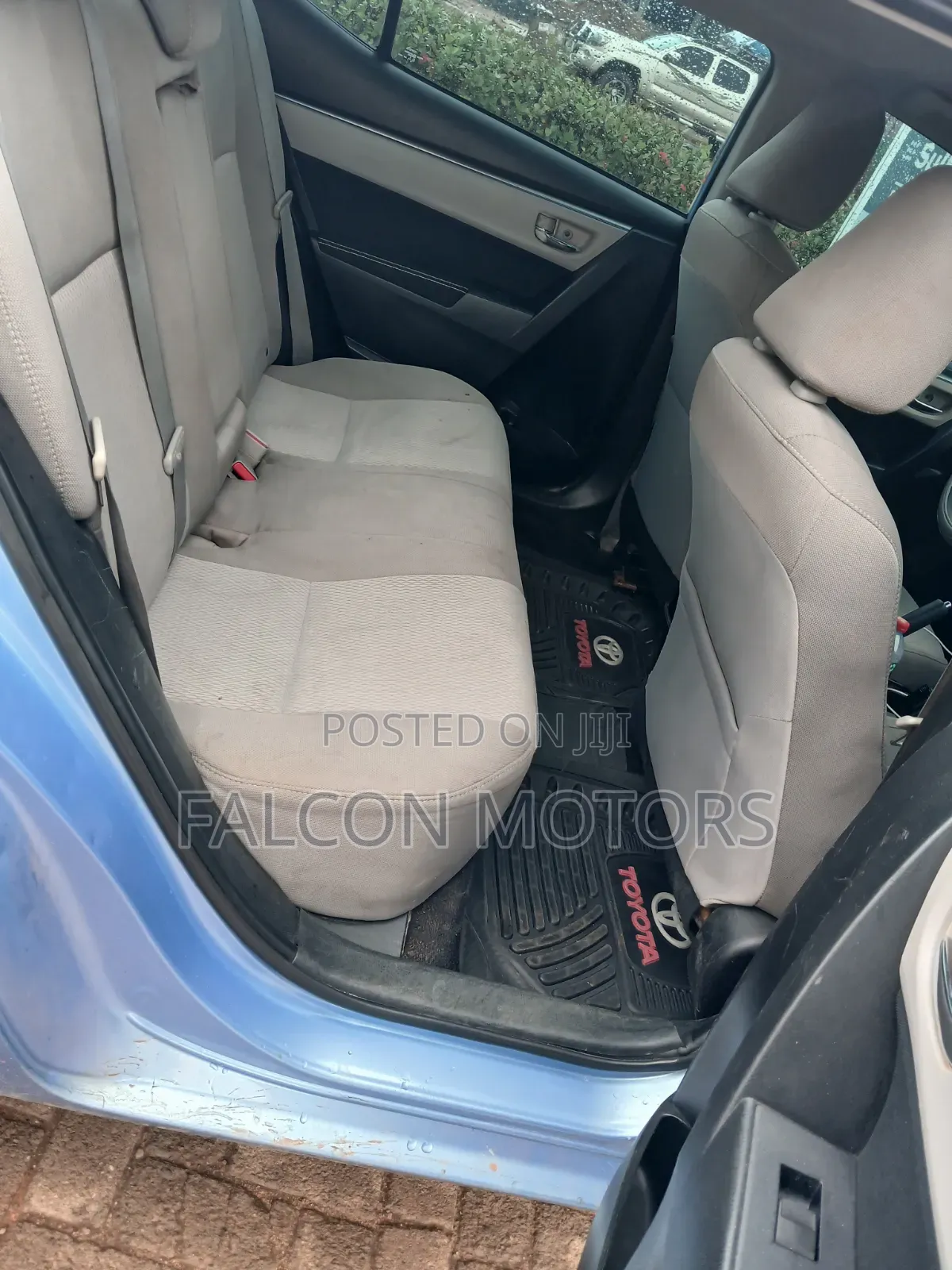 Toyota Corolla LE Premium 4dr Sedan (1.8L 4cyl CVT) 2015 Blue