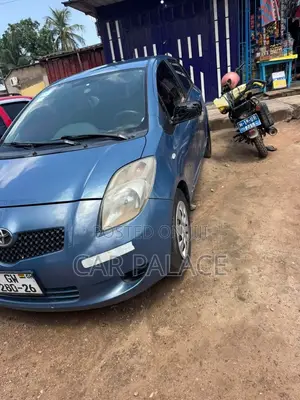 Toyota Yaris Base Hatchback 3dr 2010 Blue