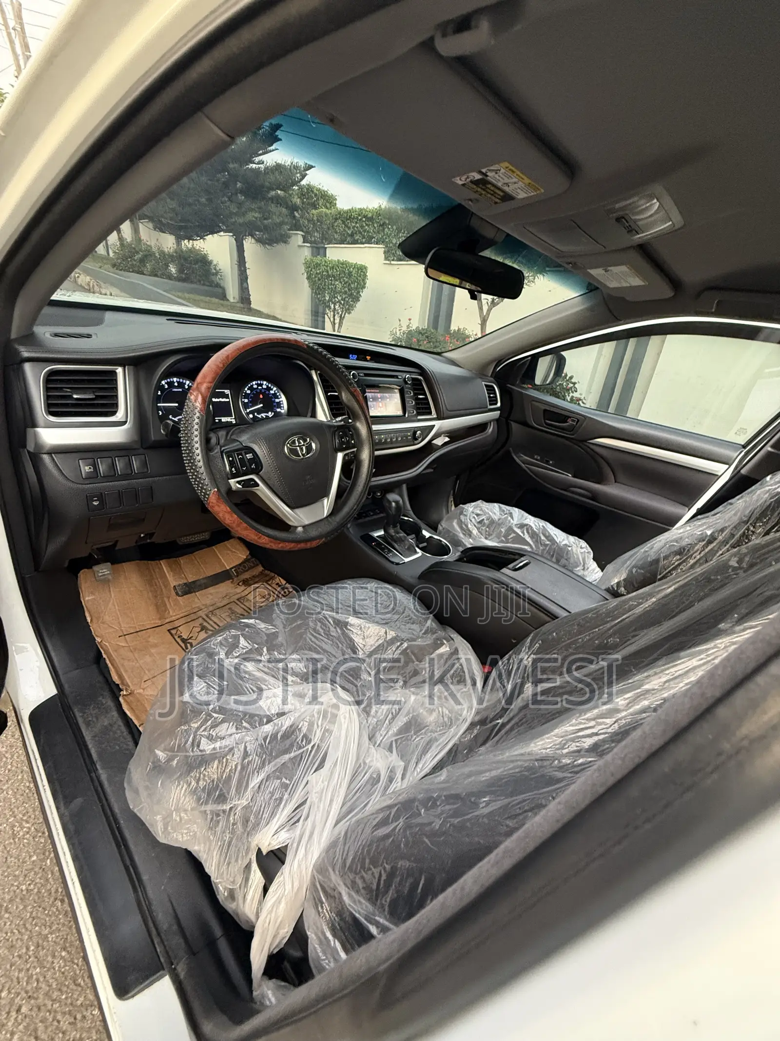 Toyota Highlander LE 4x4 V6 (3.5L 6cyl 8A) 2018 White