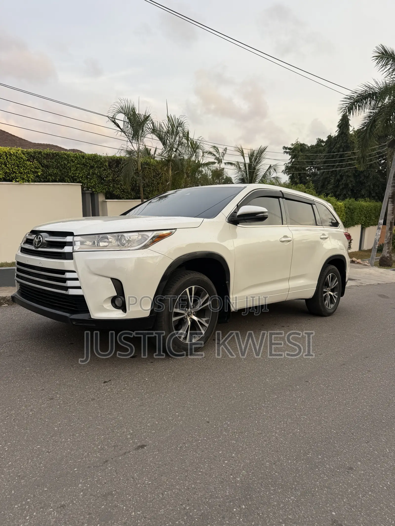 Toyota Highlander LE 4x4 V6 (3.5L 6cyl 8A) 2018 White