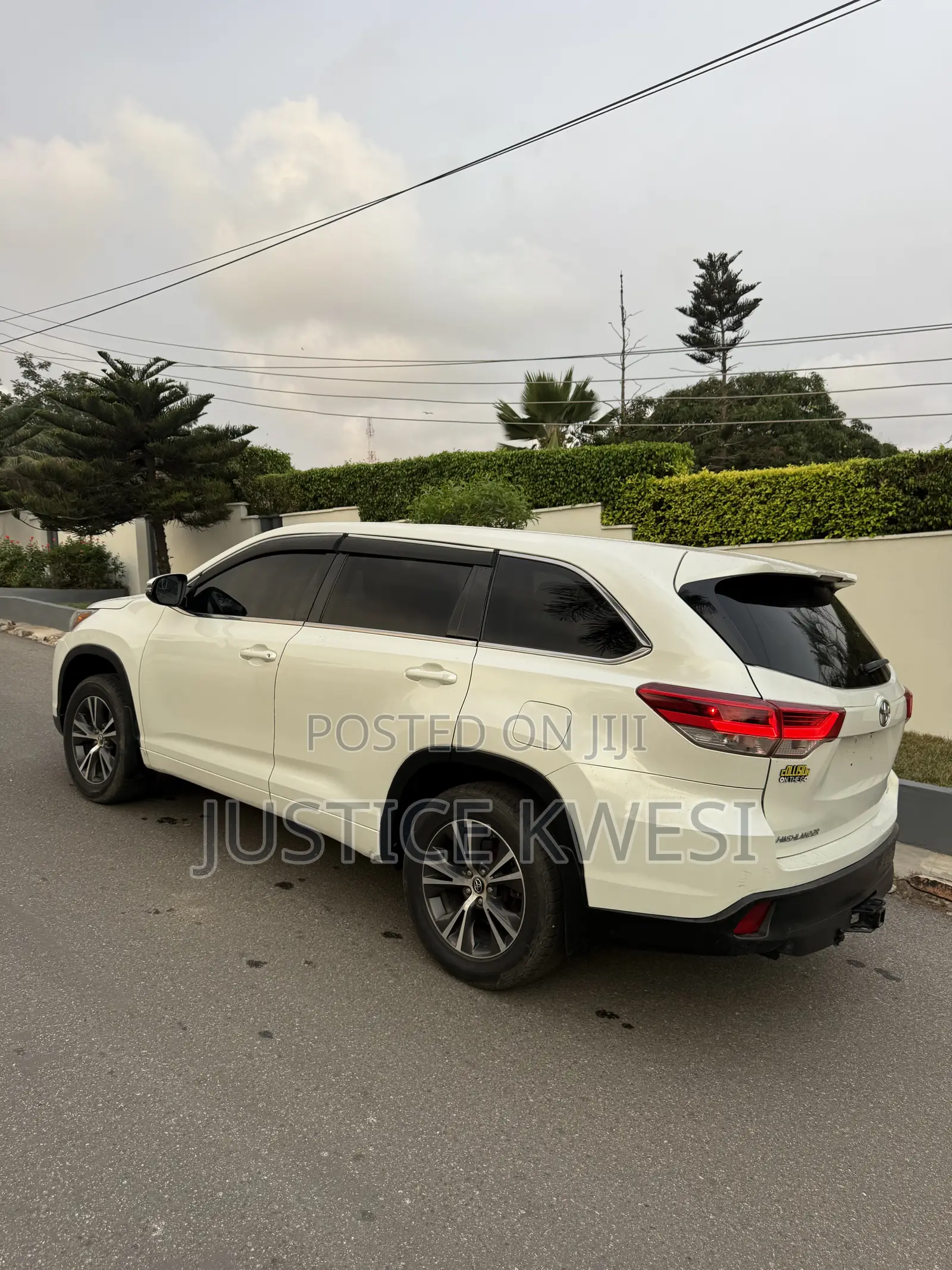 Toyota Highlander LE 4x4 V6 (3.5L 6cyl 8A) 2018 White