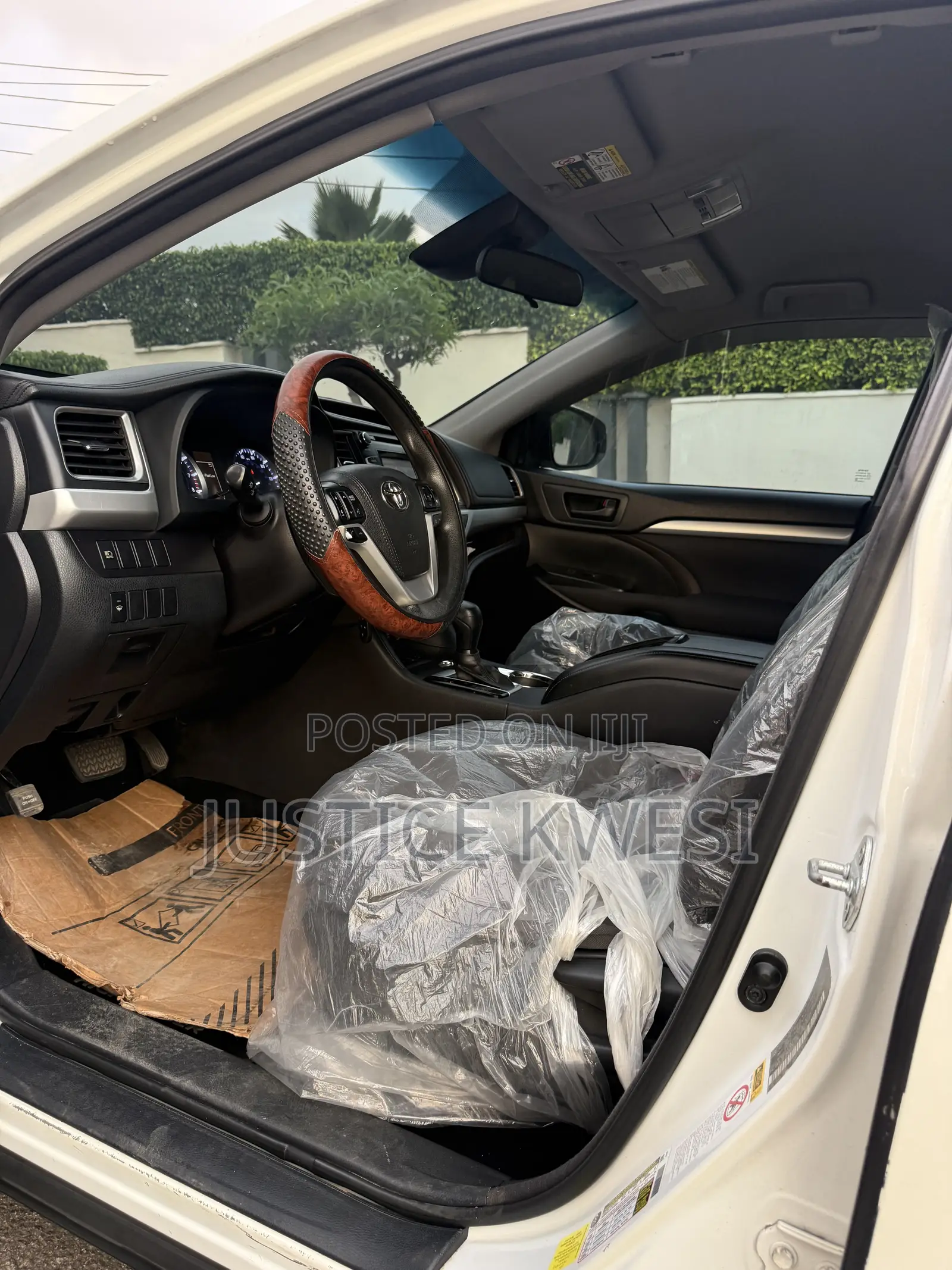 Toyota Highlander LE 4x4 V6 (3.5L 6cyl 8A) 2018 White
