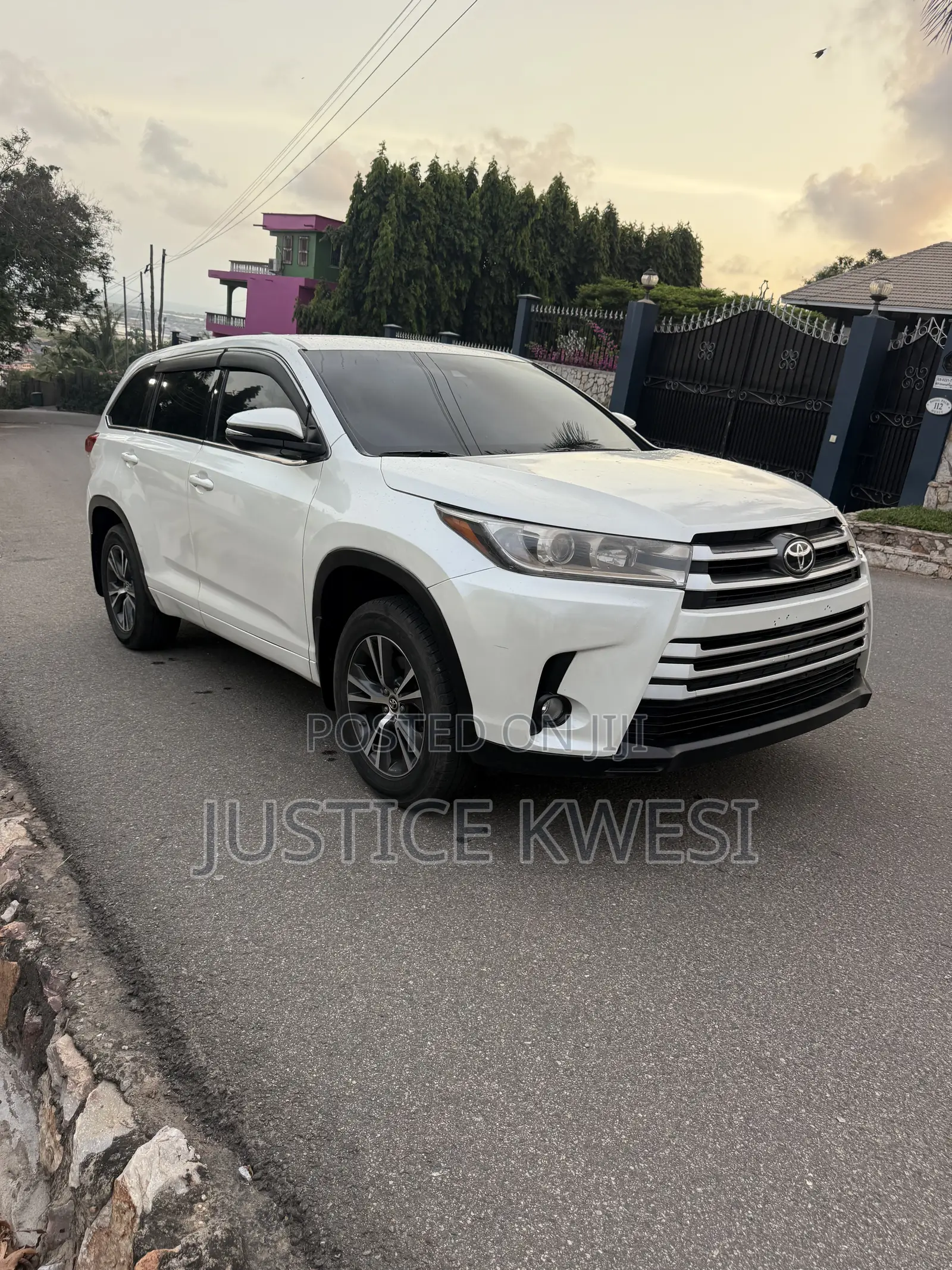 Toyota Highlander LE 4x4 V6 (3.5L 6cyl 8A) 2018 White
