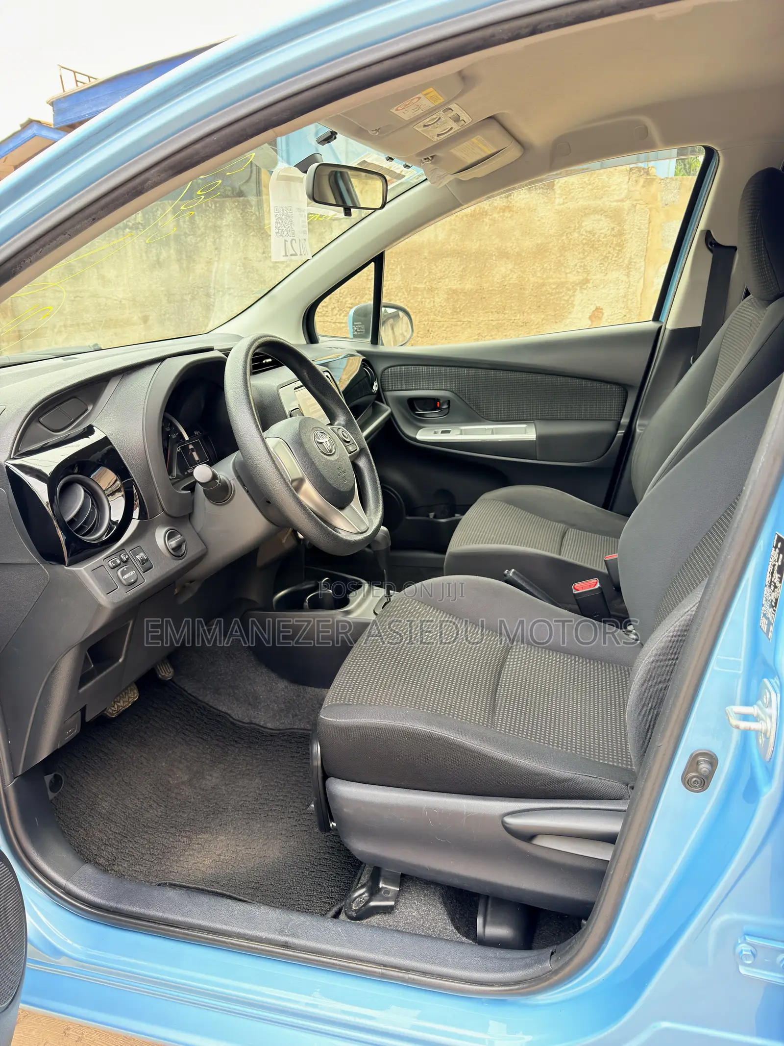 Toyota Vitz 1.3 FWD 5dr 2015 Blue