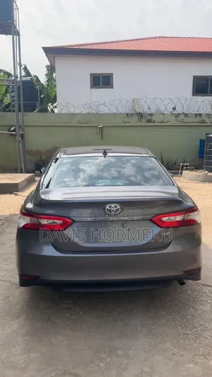 Toyota Camry 2018 Gray