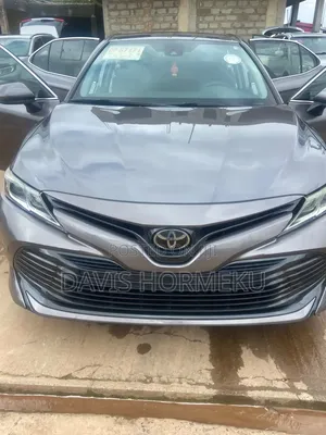 Toyota Camry 2018 Gray