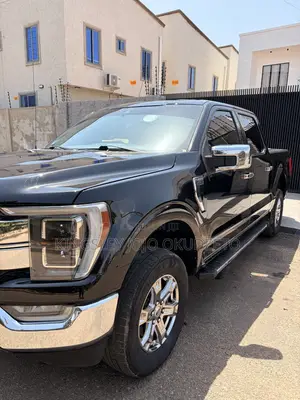 Ford F-150 LARIAT 2022 Black